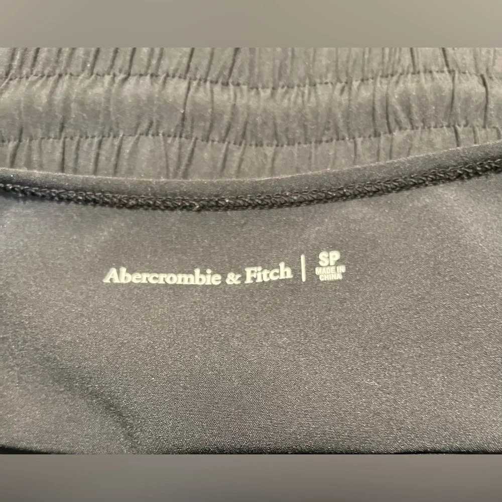 Abercrombie & Fitch Travelers Cargo Jumpsuit - Picture 13 of 14